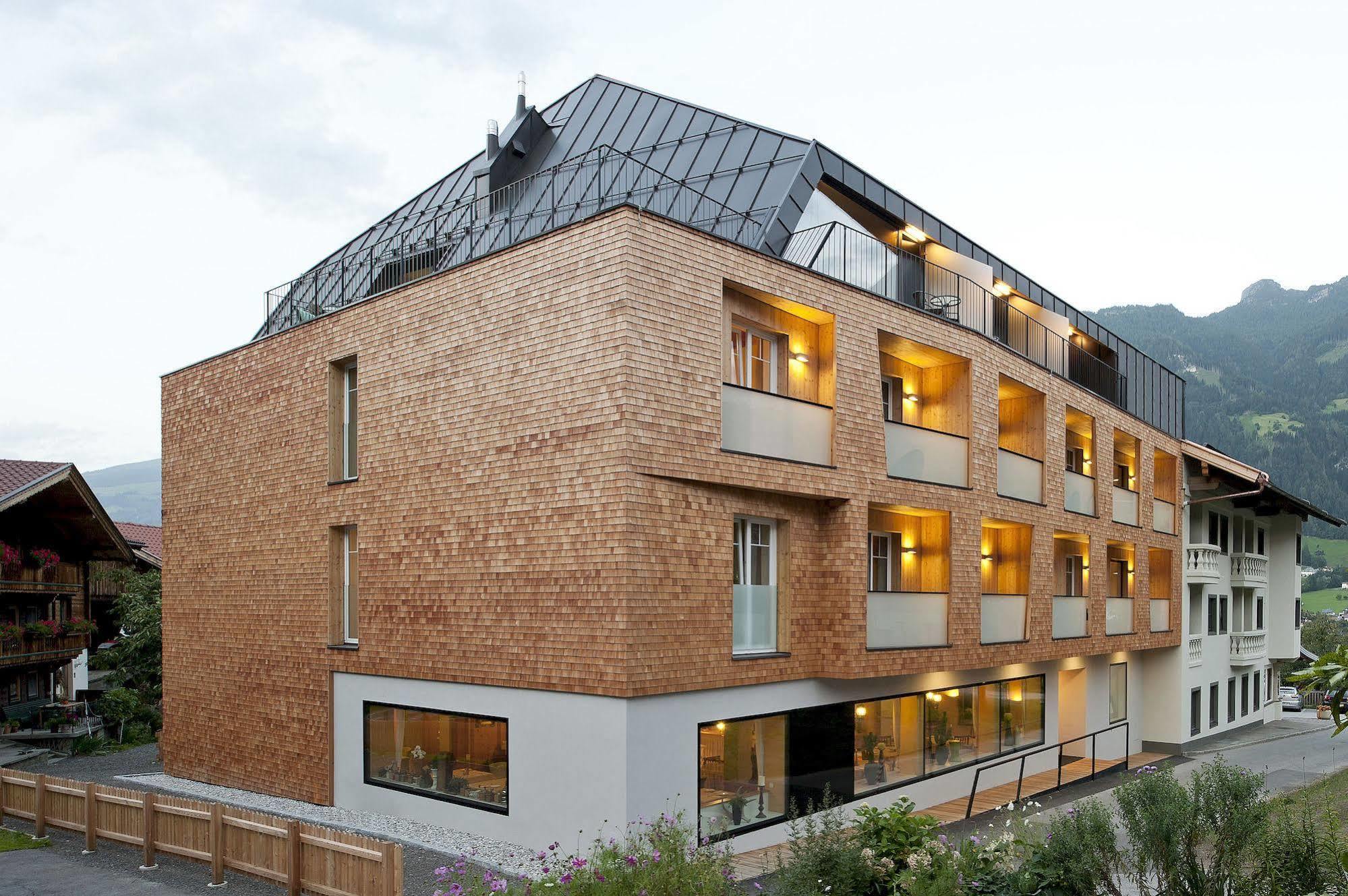 Derneuwirt Hotel Hippach Exterior photo