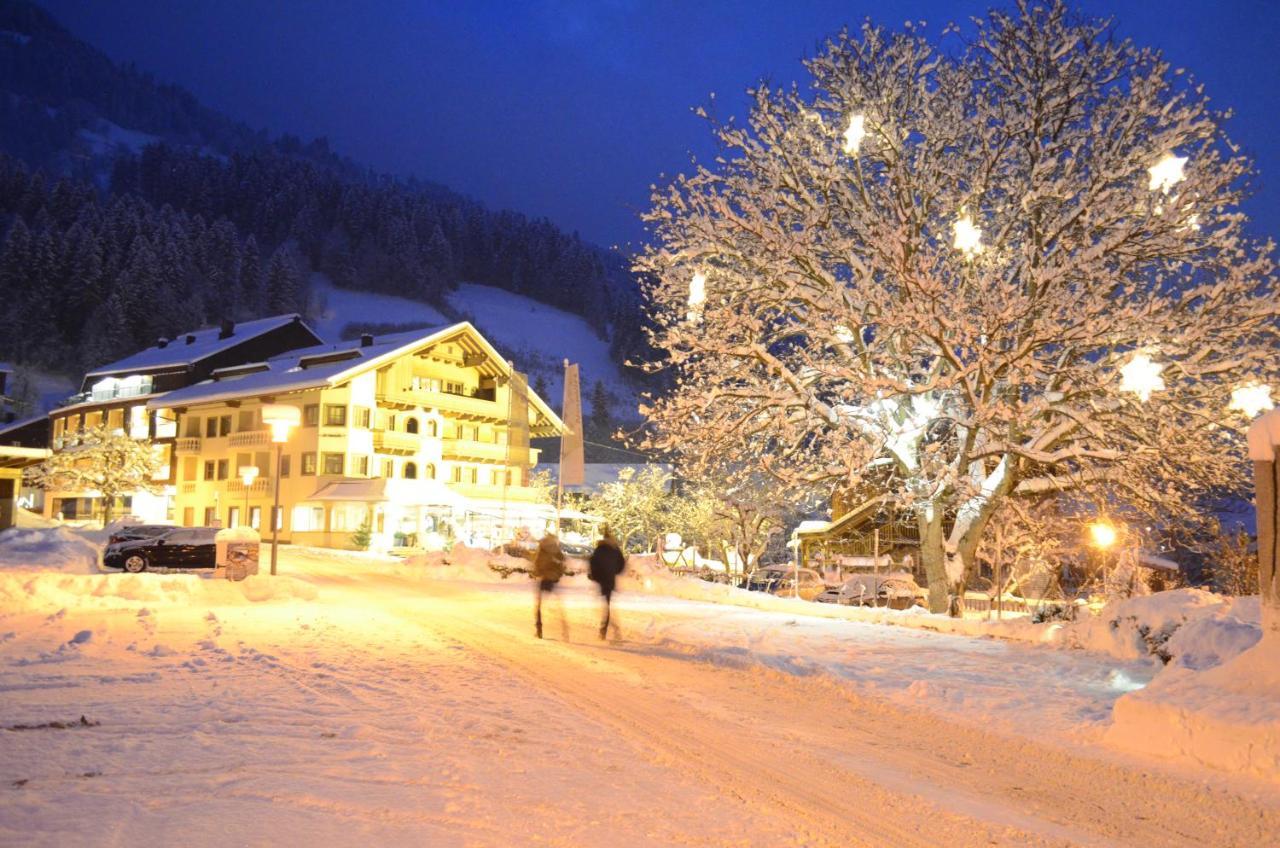 Derneuwirt Hotel Hippach Exterior photo