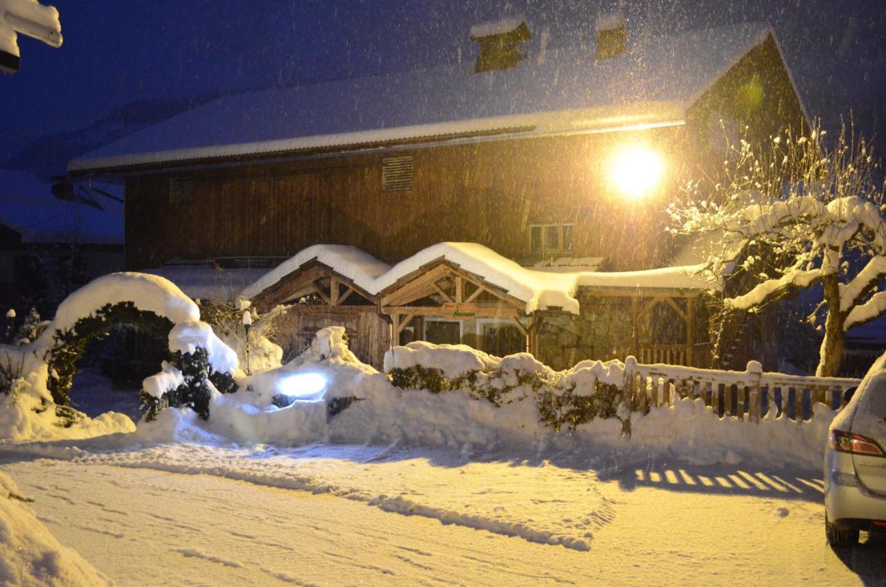 Derneuwirt Hotel Hippach Exterior photo